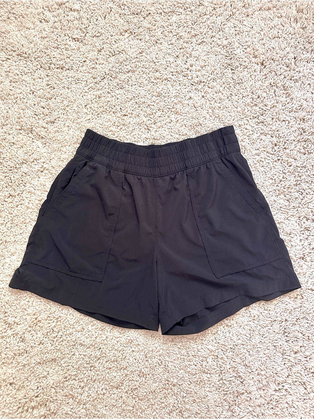ATHLETA S Wayfind High Rise 5" Short Women’s Black Elastic-Waist Pull-On Shorts
